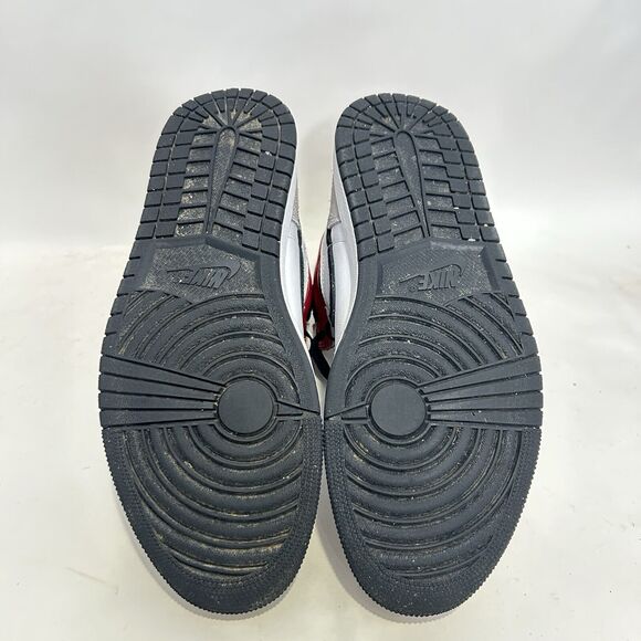 Nike Air Jordan 1 Retro High OG “Light Smoke Grey” - Picture 8 of 11